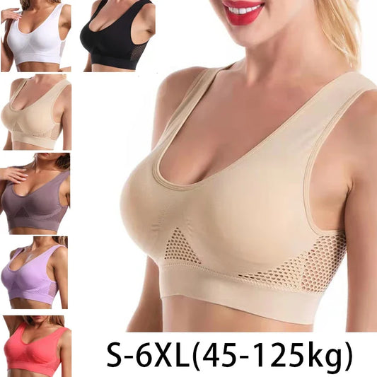 Women's plus size sports bra without underwire, seamless, with removable pads, ideal for running and water sports.