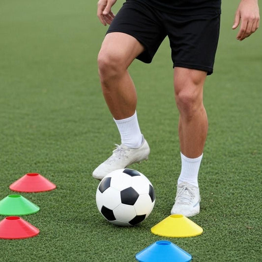 Lot de 10/20 Cônes d'Entraînement Foot - Matériel Sportif Extérieur - Parcours Agilité - Cônes + Disques Marqueurs Résistants